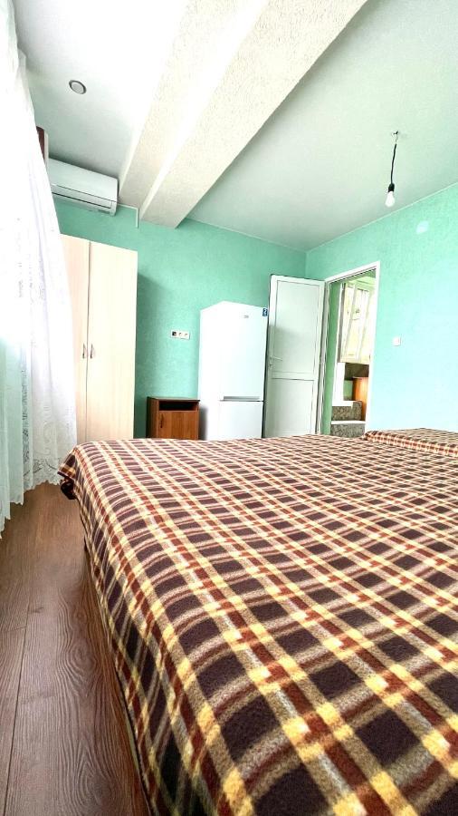 Guesthouse On Sovhoznaya 18 ガグラ エクステリア 写真